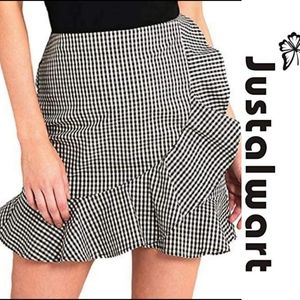 Gingham plaid ruffle skirt